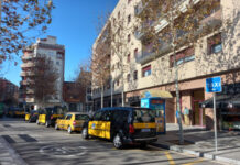 La parada de taxis de avenida Verge de Montserrat vuelve a su emplazamiento habitual