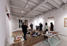 Activamos entre todas la exposición ‘Robando espacio en la pared de un hombre rico’