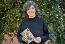 «En la novela hablo del amor de pareja, del amor entre padres e hijos, y del amor al trabajo, en este caso enseñar»