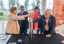 La colocación de la primera piedra de una promoción en el Eixample Sud acerca El Prat a su objetivo de doblar la oferta actual de vivienda protegida de alquiler