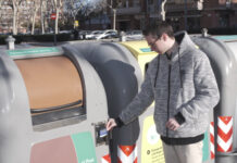 El Prat implanta un sistema de contenedores inteligentes para aumentar el reciclaje y permitir ahorrar en la tasa de recogida de residuos, obligatoria por ley a partir de abril