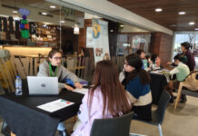 Más de 200 estudiantes asisten a la 27ª edición del Día de la Orientación académica y profesional.