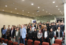 Entrega de diplomas a los estudiantes de transporte y logística internacional y logística del Instituto.